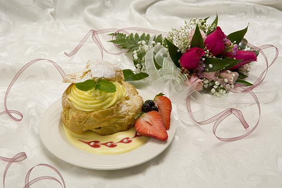 Dessert with flowers